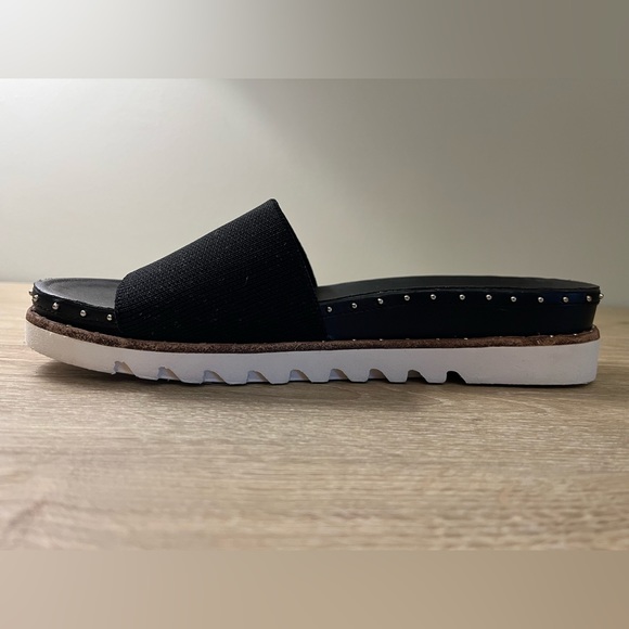 Gianni Bini Women’s Size 8M Black Slides. - Picture 3 of 7